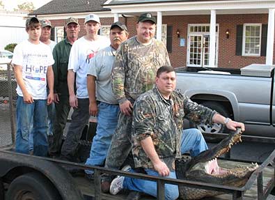 preston-gator-3 1,060 Pound SC Gator was Big Enough for 7 Men