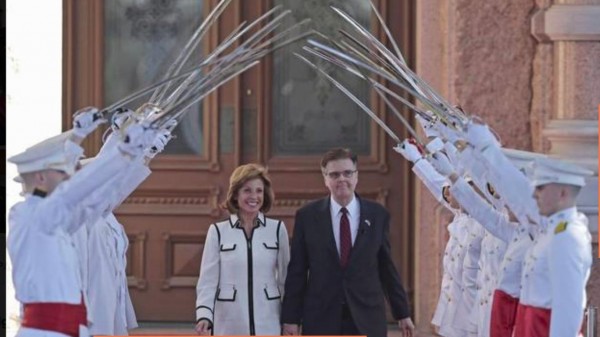 Dan Patrick Sword Arch LT Gov Tx