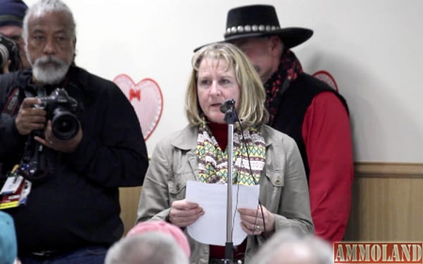 Melodi Molt Reads Harney County Committee of Safety Letter To Ammon Bundy