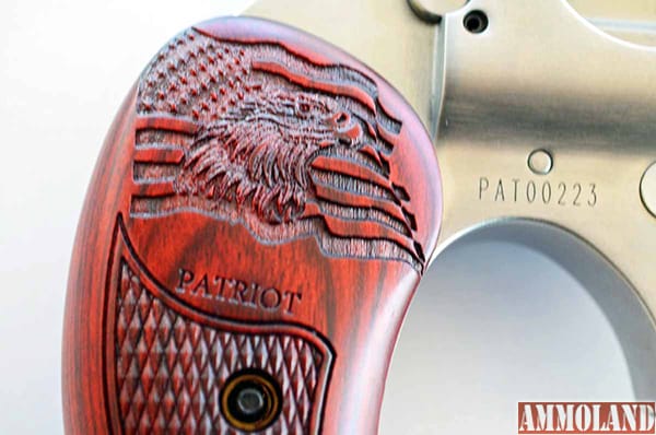 Bond Arms Patriot - Grip