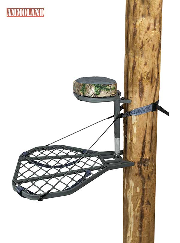 The ultra-rugged and lightweight Helium XL Hang-On Treestand by Hawk provides you with the portability you desire without sacrificing the features you need.