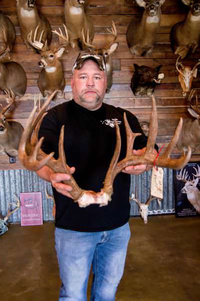 View More: http://howardcommunications.pass.us/illinois-deer-hunt-taxidermy