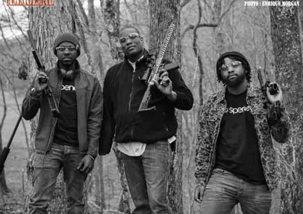 Sharod Edwards (center)