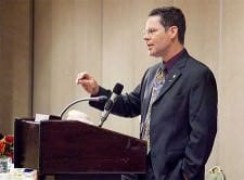 Firearms Coalition co-director Jeff Knox addresses Gala for Gun Rights. Photo: Michael Honeycutt, https://michaelhoneycutt.us/