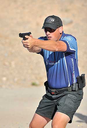 Phil-Strader-Team-S&W Phil Strader with Smith & Wesson M&P9 pistol