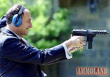 Chuck Schumer seen enjoying time shooting a Tech 9 Assault Pistol with a high cap magazine.