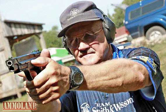 Jerry Miculek Takes Aim