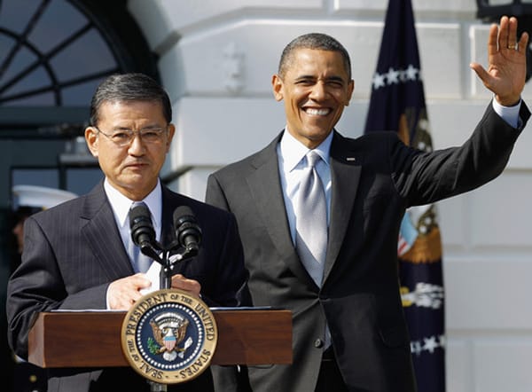 Eric Shinseki with his boss, President Obama