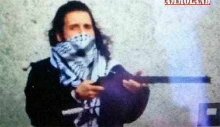 Muslim Terrorist Zehaf-Bibeau With Rifle