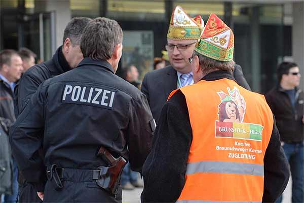 Braunschweig Germany Parade Canceled: Carnival parade organizers and police discuss cancelling the popular street parade in Braunschweig, Germany, Sunday due to threats of a terrorist attack.