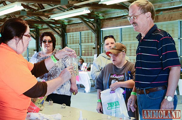 Besides physical activities, the Ohio Day at the Range gives guests learning opportunities as well – with experts on nature and crafts.