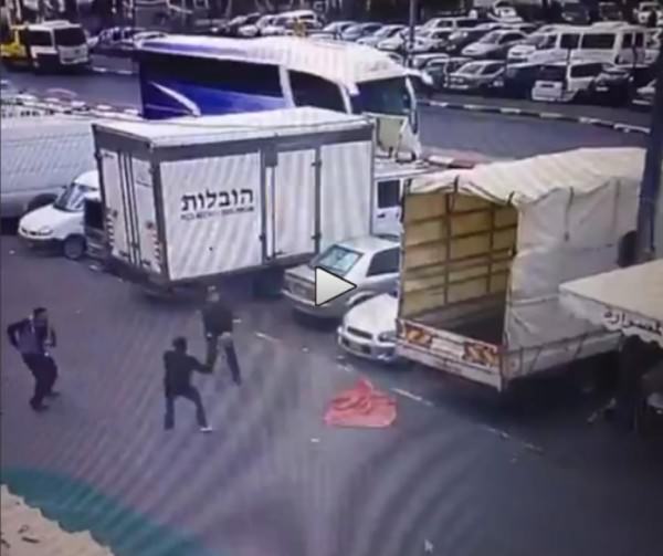 Armed Israeli Stops Knife Attack on Video