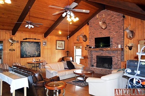 Old Spring Hill Plantation - inside a cabin