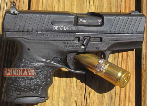 Walther PPS M2 Pistol Close Up : Concealed Carry Weapon