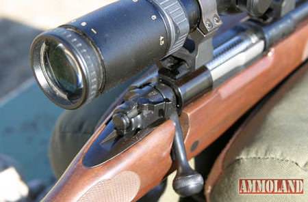 Winchester Model 70 Featherweight Rifle with Simmons Varmint Series TruPlex Reticle Riflescope