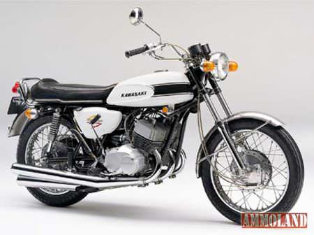 Legend of the Kawasaki Mach III Motorcycle