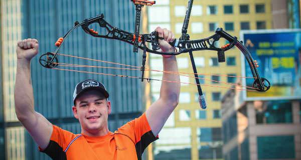 Mike SCHLOESSER (NED) after clinching the World Cup Gold Medal and World Record for Compound Men (Photo credit: Dean Alberga)