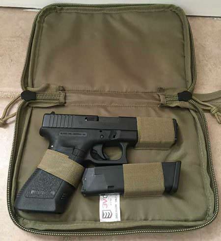 Glock 17 inside Single Pistol Case by 3V Gear