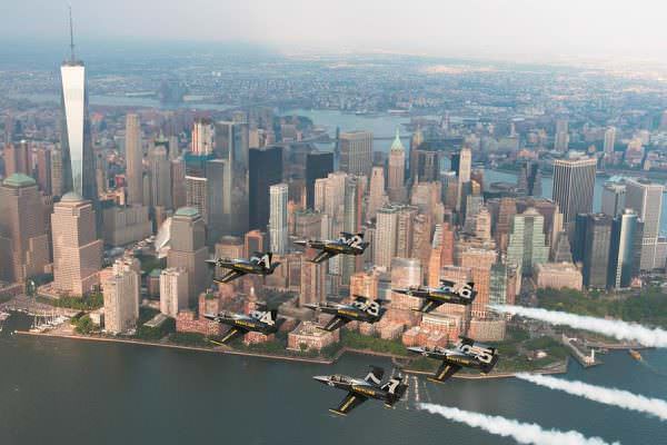 The Breitling Jet Team Flying Over the Freedom Tower in New York.