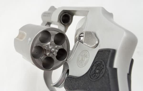 The Performance Center Model 642 has moon clip cutouts in the cylinder. 