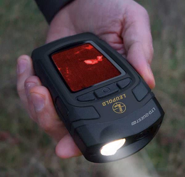 A built-in flashlight offers user-adjustable power settings that can be set to meet the needs of the hunter.