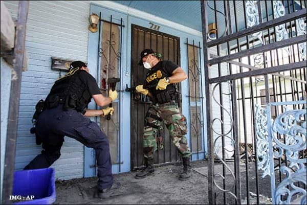 Gun Confiscation Hurricane Katrina, New Orleans Flashback: Hurricane Katrina, New Orleans was placed under martial law. Residents were forcibly disarmed. image : AP