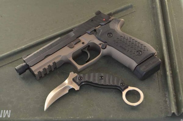 Derespina Model 10 Production Karambit Review