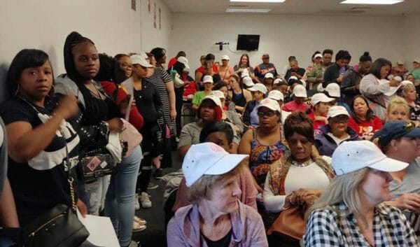 Over 800 Women Learned How To Shoot Pistols in One Day Over 800 Women Learned How To Shoot Pistols in One Day