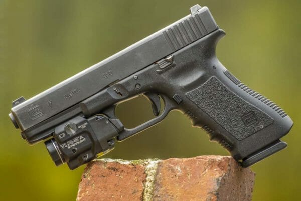 AMELIORER SA SELF-DEFENSE : GLOCK 17 NOIR D'ENTRAINEMENT