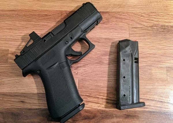 GLOCKs G43X MOS and G48 MOS ship with two 10 round magazines. Shield Arms manufactures aftermarket 15 round aluminum magazines.