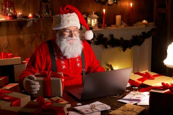 Santa iStock-1281596611