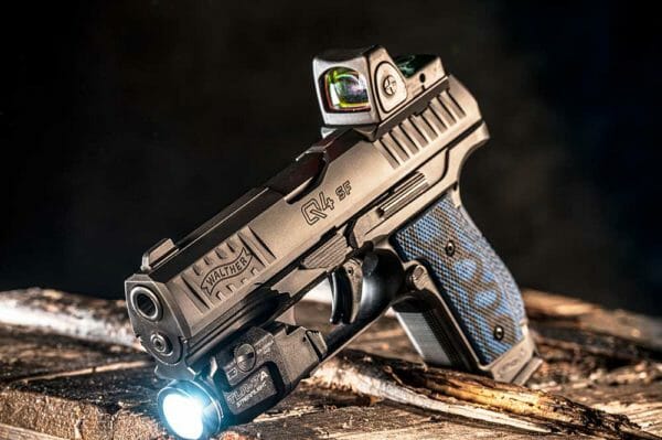 Walther PPQ Q4 Streamlight TLR-7A Flex