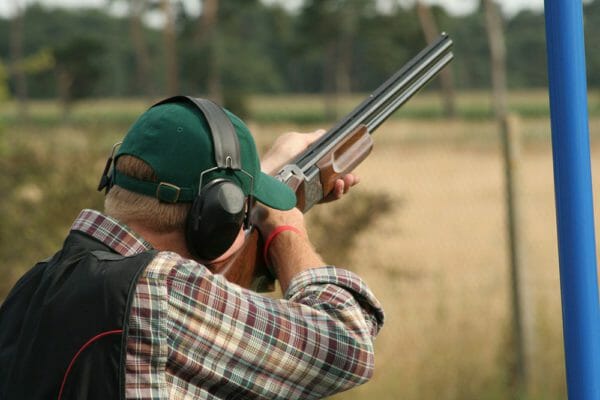 Clay Shooting Shotgun iStock-140237373