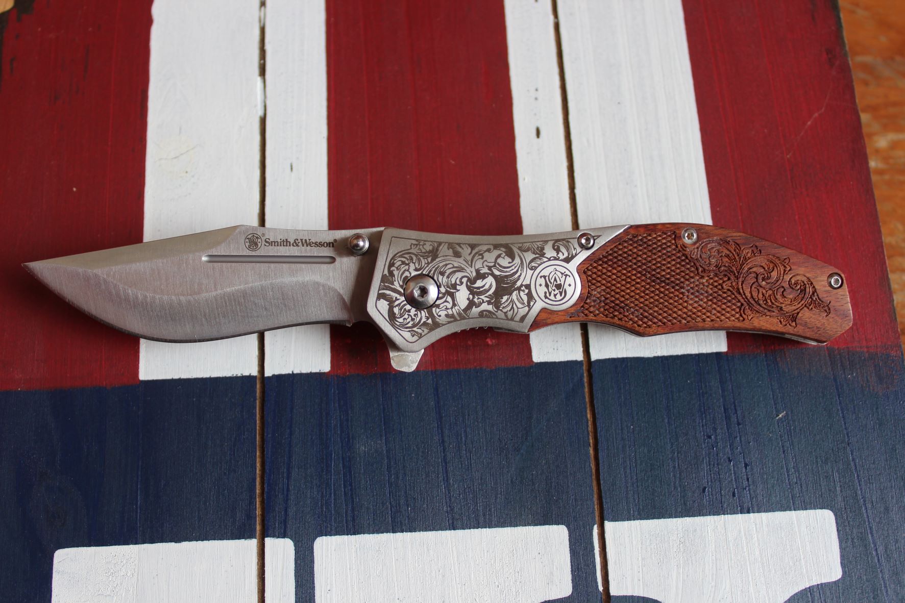 Smith & Wesson Unwavered Knife - Gear Review