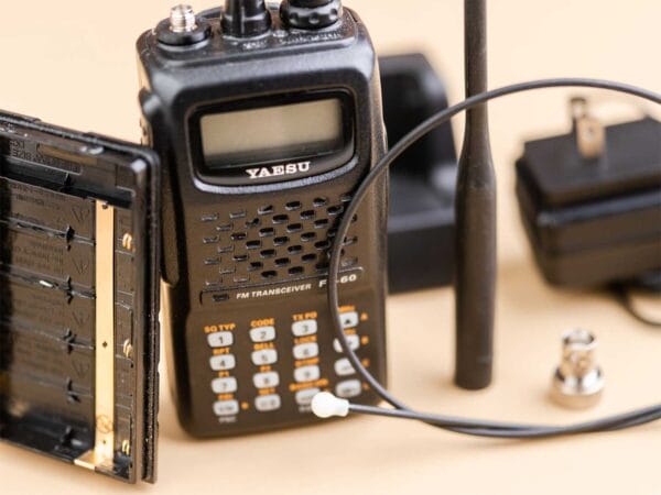 Yaesu FT-60R Dual Band Handheld 5W VHF / UHF Amateur Radio Transceiver