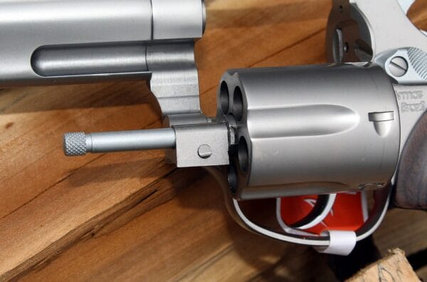 Taurus 605 Executive Grade 357 Magnum - cylinder lock