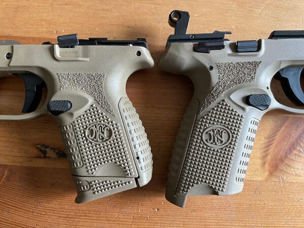 FN 502 Grip (L) vs. FN 509 Grip (R)